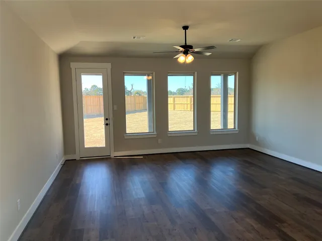 $435,706 | 4602 White Lotus Lane, Pinehurst, TX 77362