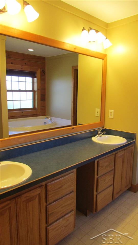 4470 Lone Road Freeland, MI 48623 - Photo 23 of 49 31240036-22.JPG