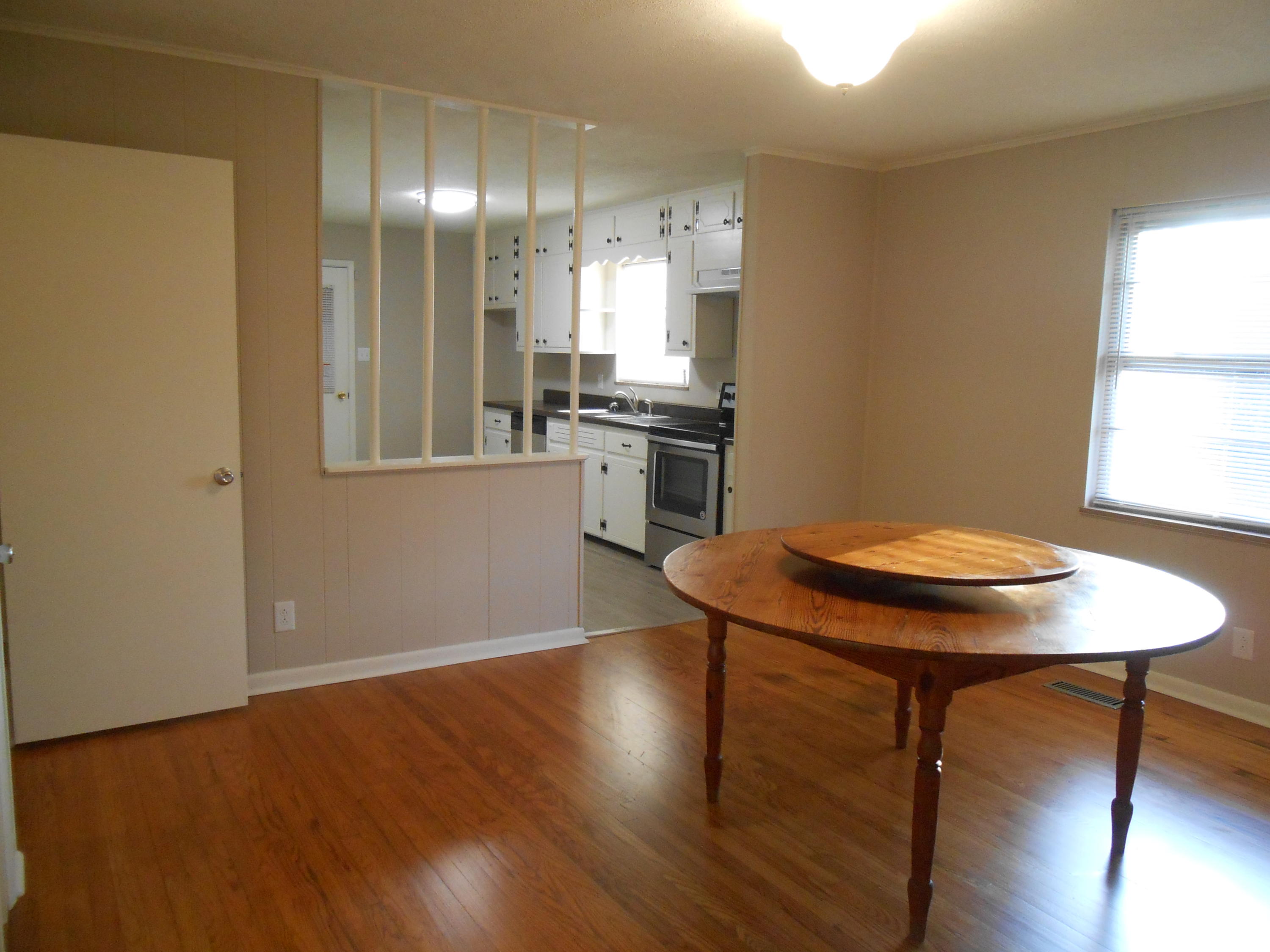 701 Summit View Road Knoxville, TN 37920 - Photo 4 of 14 Dining Room