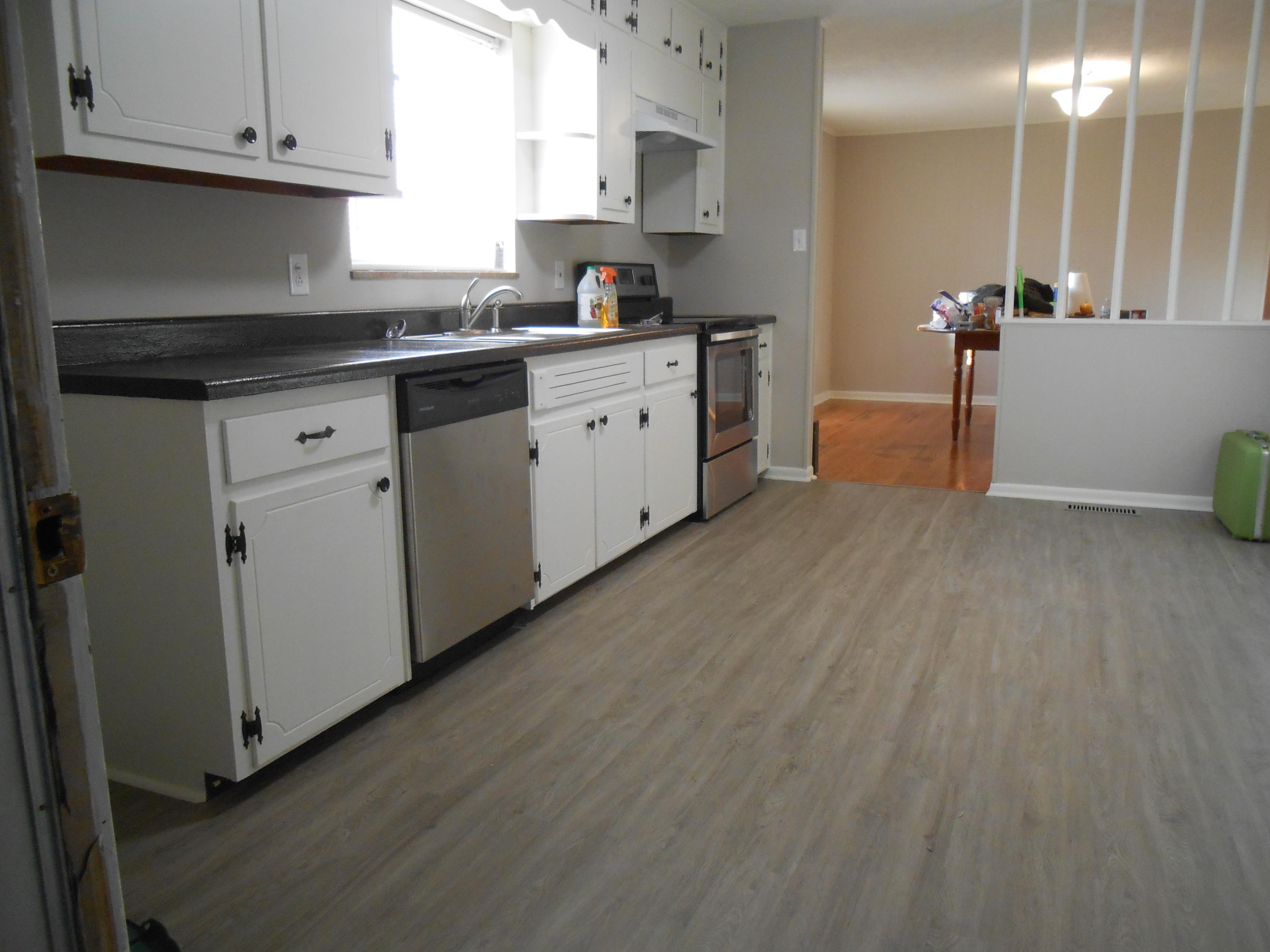 701 Summit View Road Knoxville, TN 37920 - Photo 5 of 14 Kitchen