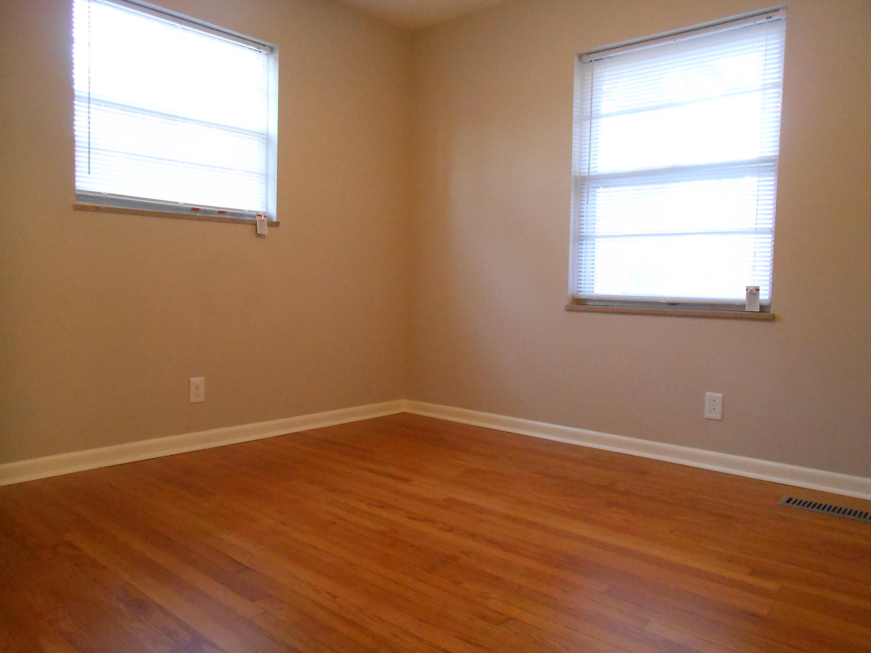 701 Summit View Road Knoxville, TN 37920 - Photo 9 of 14 Bedroom 3