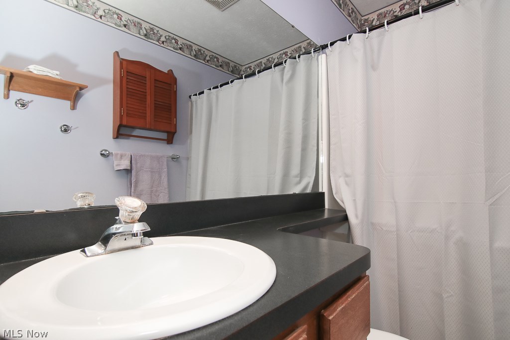 6161 Ridgeview Boulevard North Ridgeville, OH 44039 - Photo 25 of 33