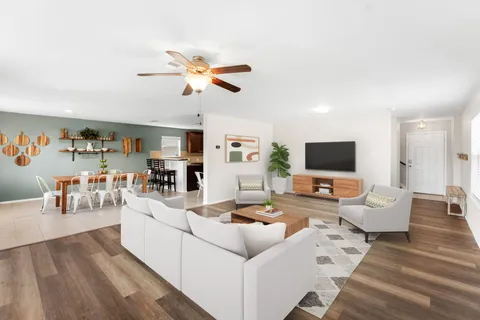 $327,000 | 6735 Plains Crest Drive, Del Valle, TX 78617