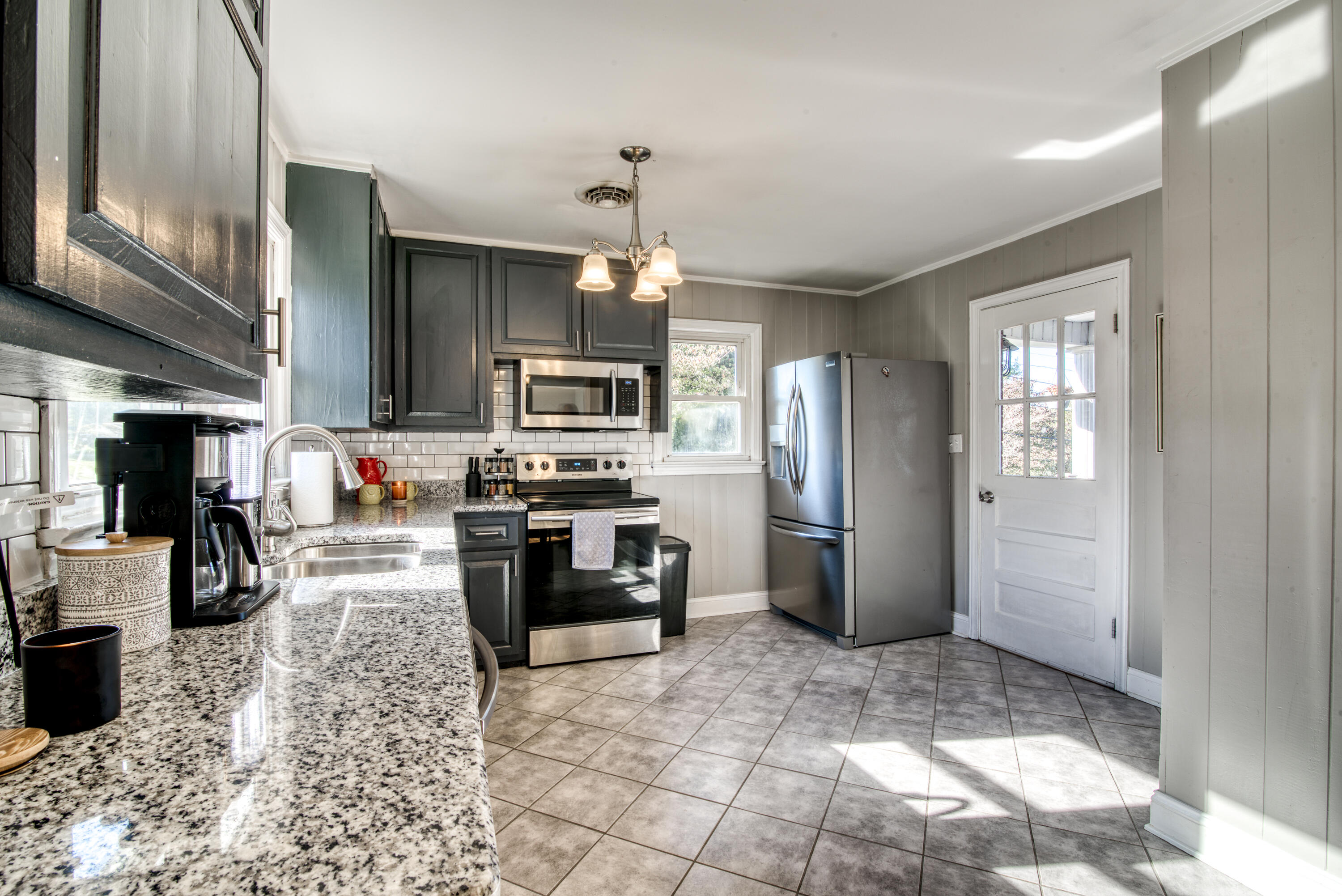 312 Cherokee Road Bristol, VA 24201 - Photo 7 of 18 312-Cherokee-Bristol-VA Matt-Smith-Realt