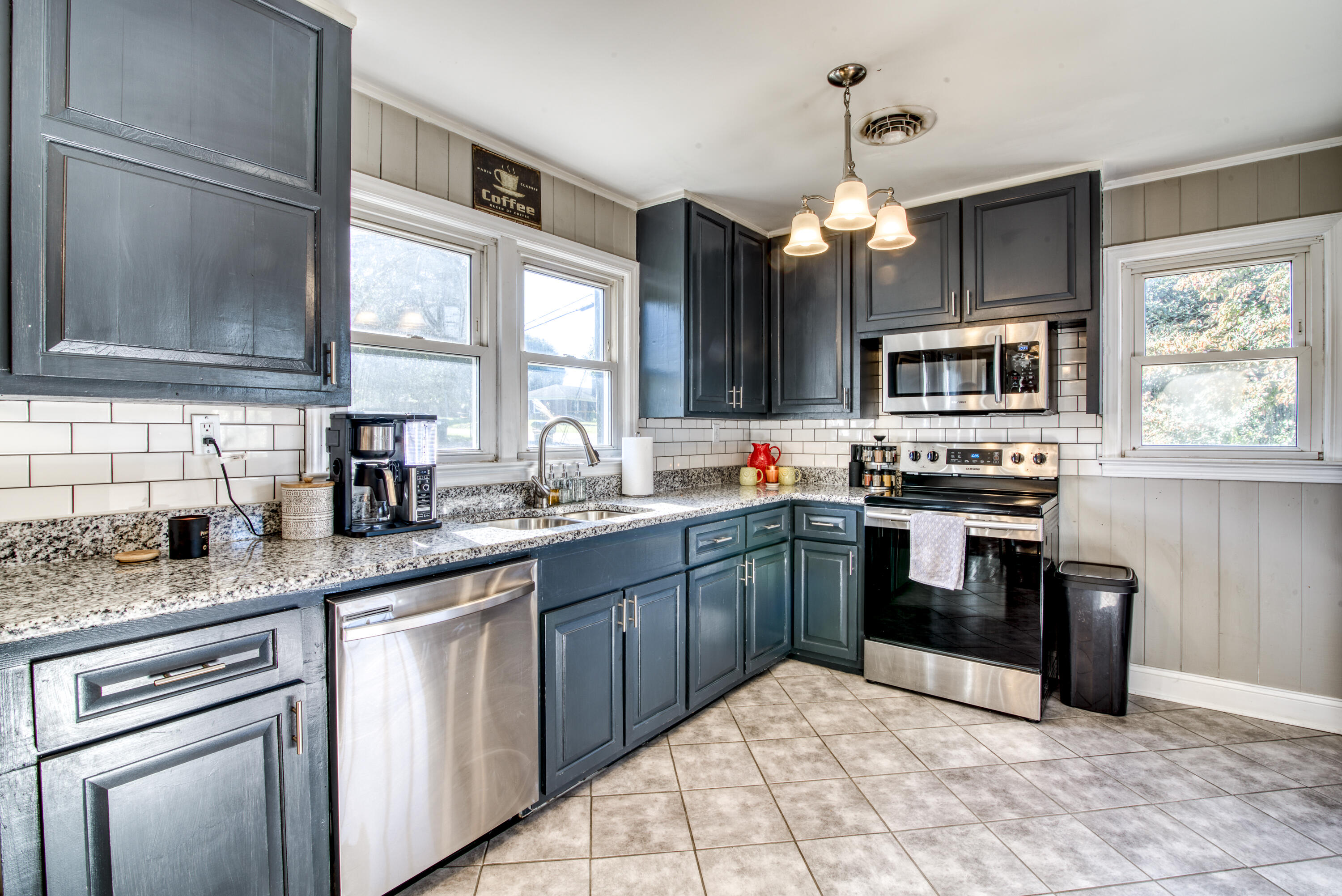 312 Cherokee Road Bristol, VA 24201 - Photo 8 of 18 312-Cherokee-Bristol-VA Matt-Smith-Realt