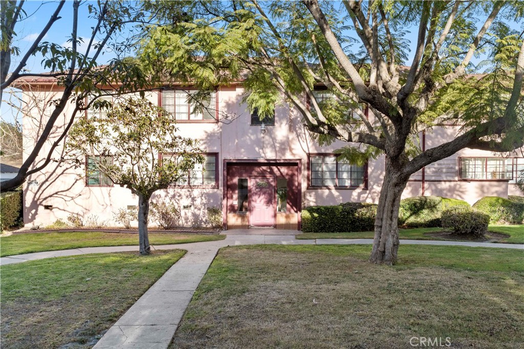4051 Abourne Road, Unit D Los Angeles, CA 90008 - Photo 2 of 15 Entrance