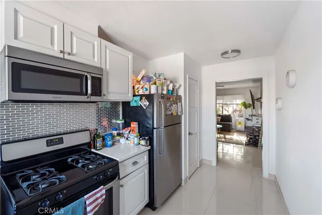 $2,300 | 4051 Abourne Road, Unit D, Los Angeles, CA 90008