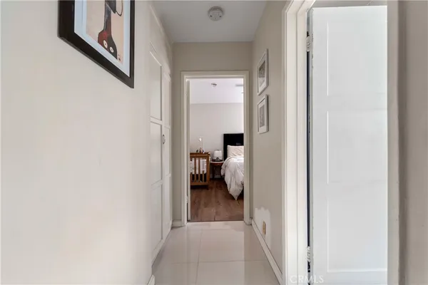 $2,300 | 4051 Abourne Road, Unit D, Los Angeles, CA 90008