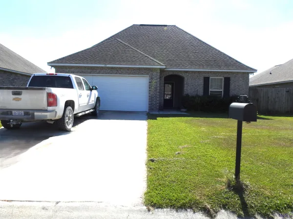 $2,200 | 151 Cesare Drive, Thibodaux, LA 70301