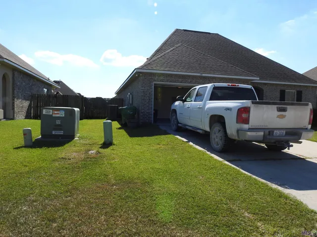 $2,200 | 151 Cesare Drive, Thibodaux, LA 70301