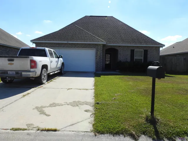 $2,200 | 151 Cesare Drive, Thibodaux, LA 70301