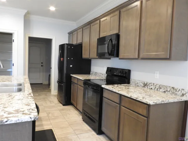 $2,200 | 151 Cesare Drive, Thibodaux, LA 70301