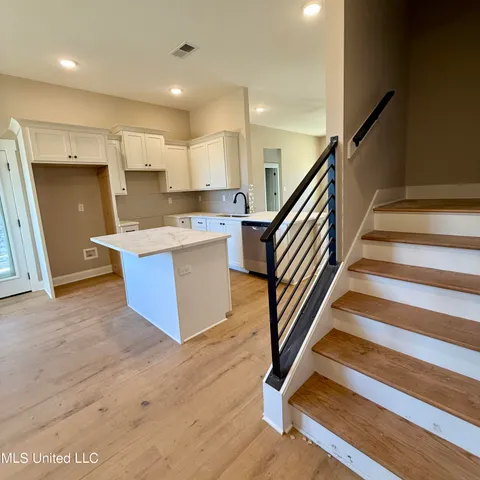 $348,900 | 582 Bolivar Drive, Nesbit, MS 38651