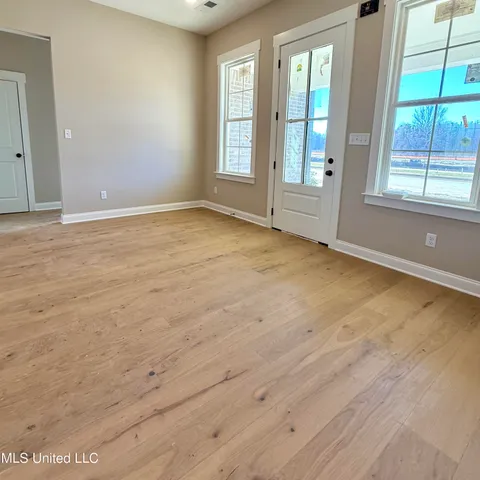 $348,900 | 582 Bolivar Drive, Nesbit, MS 38651