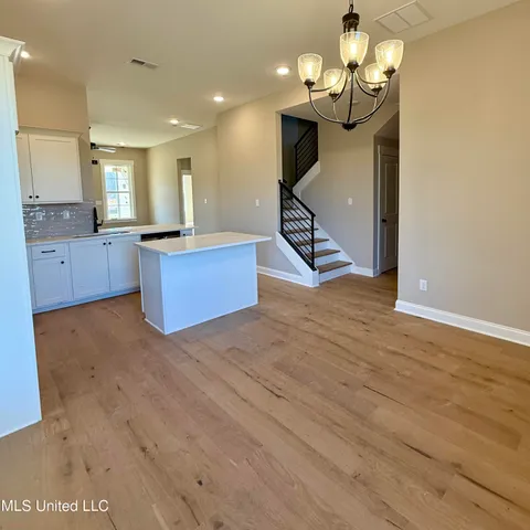 $348,900 | 582 Bolivar Drive, Nesbit, MS 38651