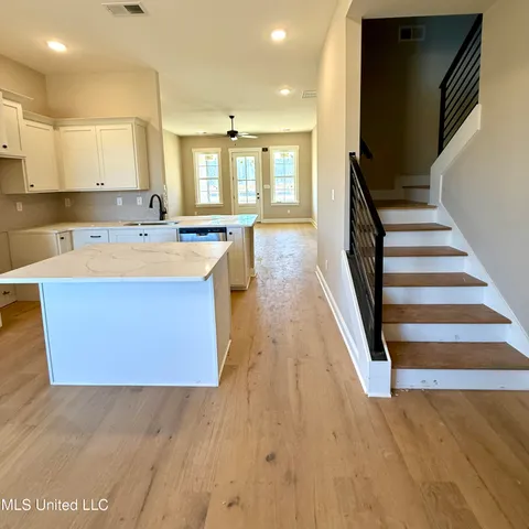 $348,900 | 582 Bolivar Drive, Nesbit, MS 38651