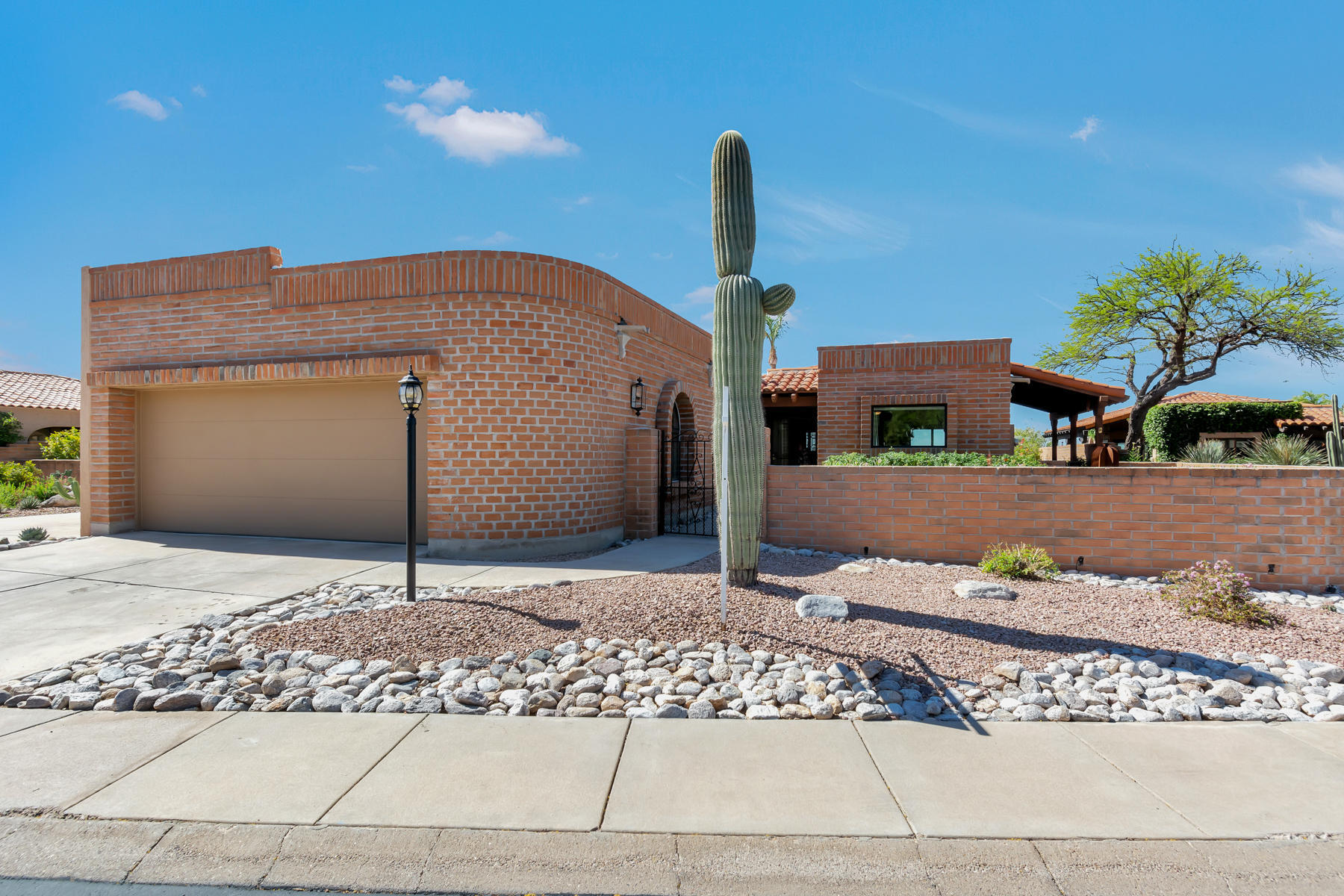 6850 Vía Colorada Tucson, AZ 85750 - Photo 3 of 29 Gallery Image 3