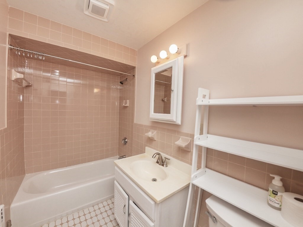 27 Ransom Road Boston, MA 02135 - Photo 16 of 38 Gallery Image 16