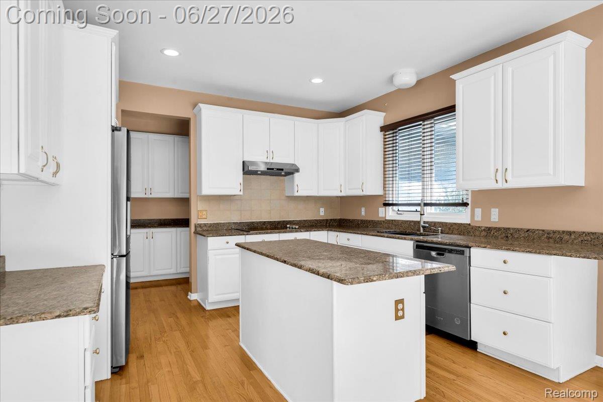 1781 Westridge Drive Rochester, MI 48306 - Photo 21 of 56 10-1781 Westridge Dr_9.jpg