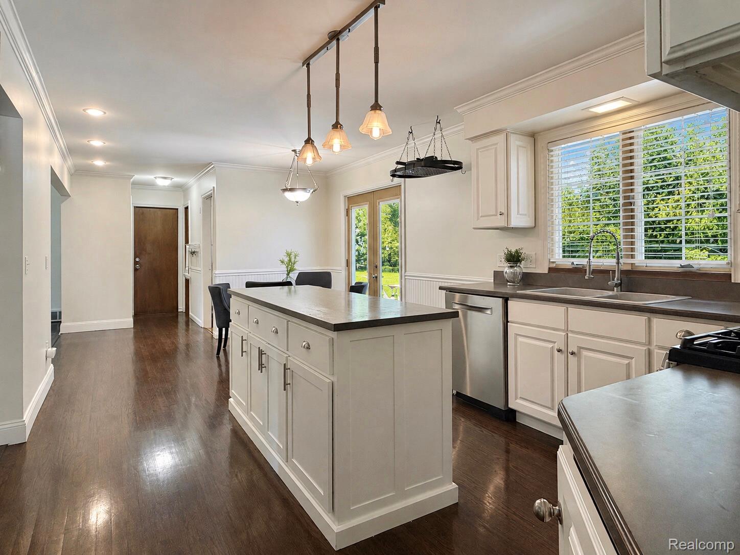 5330 Aintree Road Rochester, MI 48306 - Photo 10 of 42 Hardwood flooring