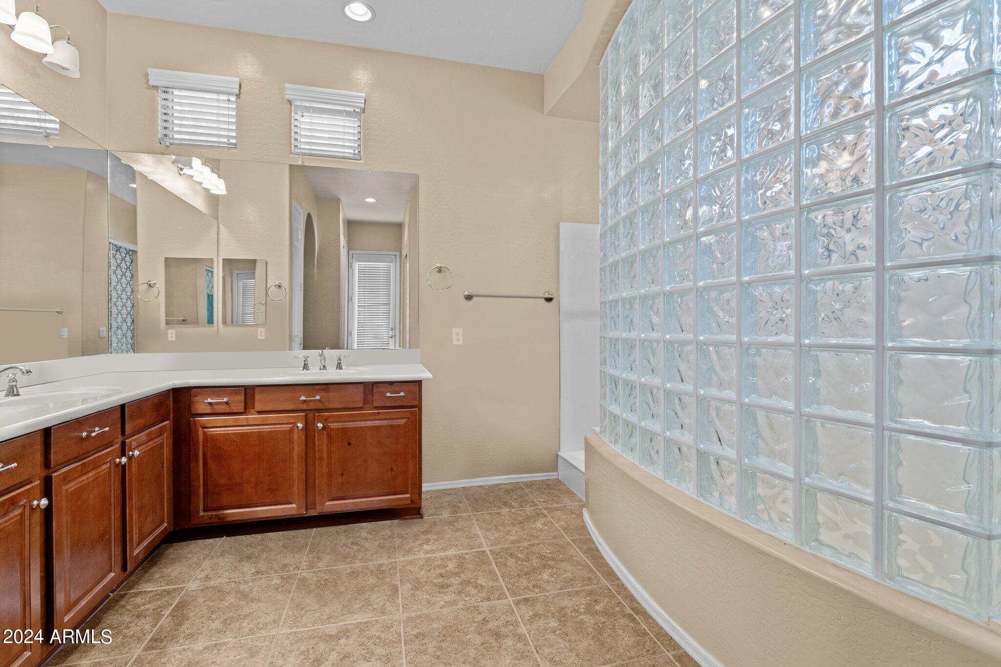 23035 West Sierra Ridge Way Wittmann, AZ 85361 - Photo 11 of 38 Primary Bathroom