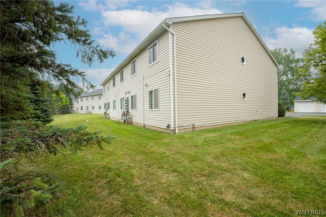 7 Sunmist Square Amherst, NY 14228 - Photo 24 of 25