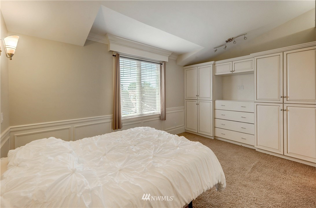 1920 North 46th Street Seattle, WA 98103 - Photo 16 of 22 Gallery Image 16