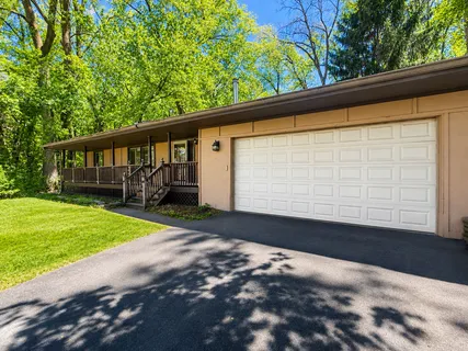 $365,000 | 1382 Lakeside Circle, Eagan, MN 55123