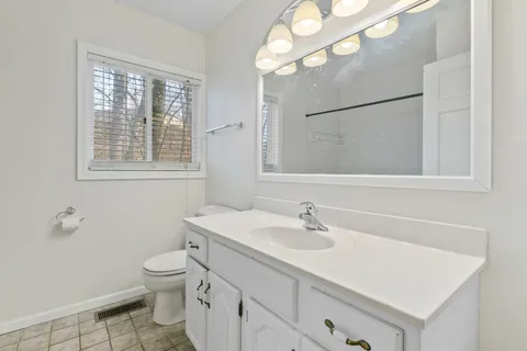 $365,000 | 1382 Lakeside Circle, Eagan, MN 55123