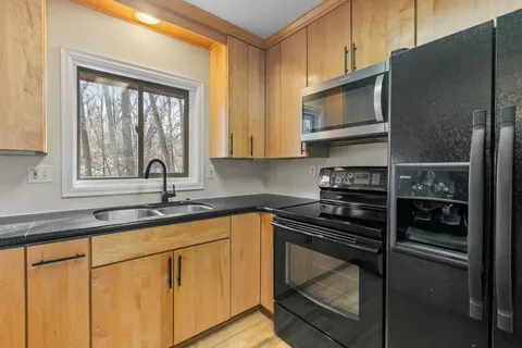 $365,000 | 1382 Lakeside Circle, Eagan, MN 55123