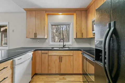 $365,000 | 1382 Lakeside Circle, Eagan, MN 55123