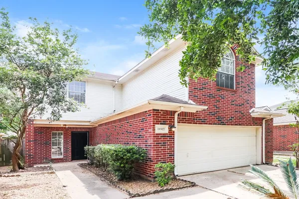 $1,910 | 11927 Oakner Drive, Tomball, TX 77377