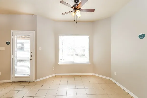 $1,910 | 11927 Oakner Drive, Tomball, TX 77377