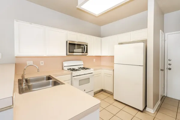 $1,910 | 11927 Oakner Drive, Tomball, TX 77377