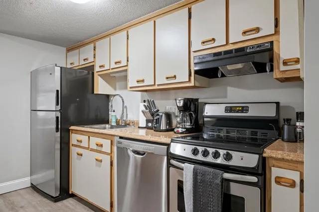 $2,550 | 5-5 Blackstone Drive, Nashua, NH 03063