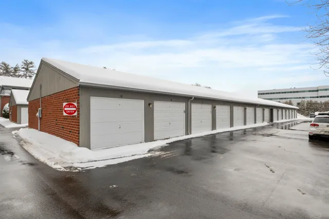 $2,550 | 5-5 Blackstone Drive, Nashua, NH 03063