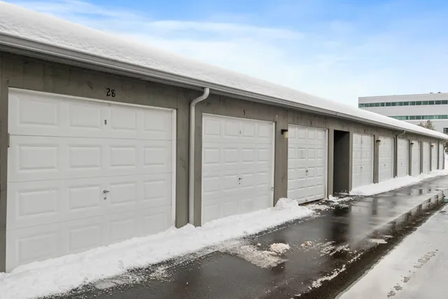 $2,550 | 5-5 Blackstone Drive, Nashua, NH 03063