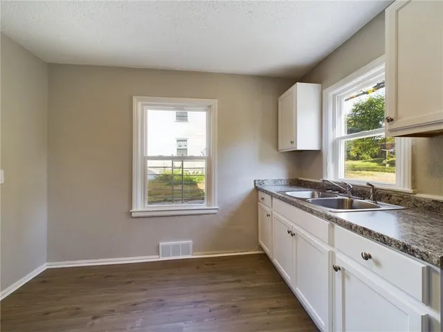 $195,000 | 7433 Arleta Boulevard, Kansas City, MO 64132