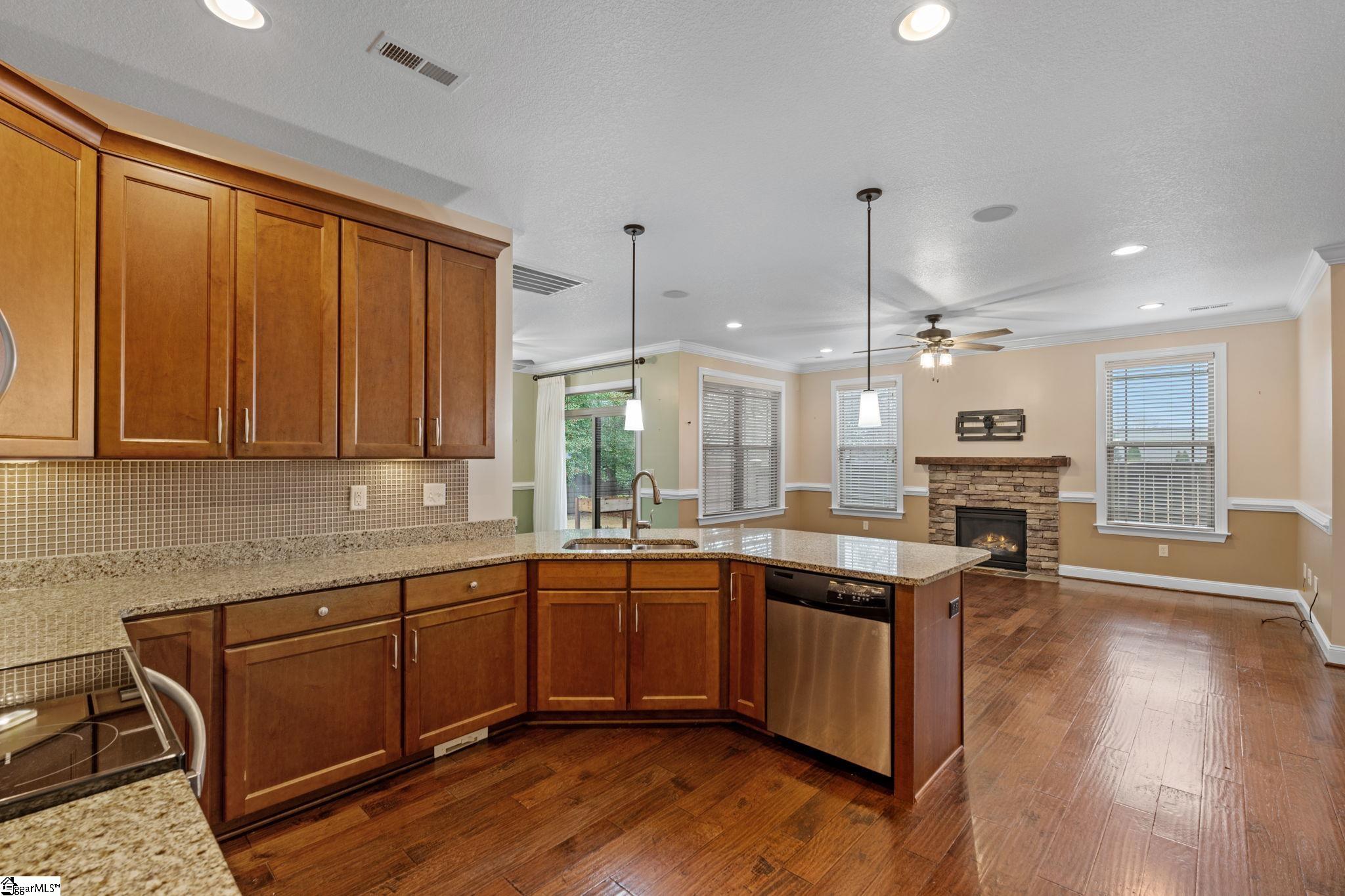 205 Ashler Drive Greer, SC 29650 - Photo 6 of 39