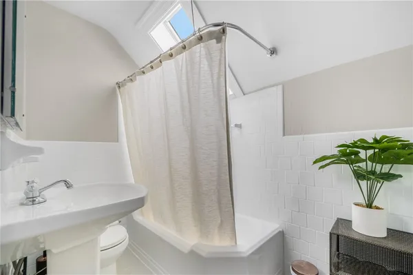 $5,500 | 422 Wayland Avenue, Providence, RI 02906