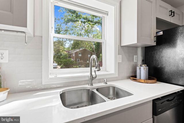 $740,000 | 253 Tennessee Avenue, Alexandria, VA 22305