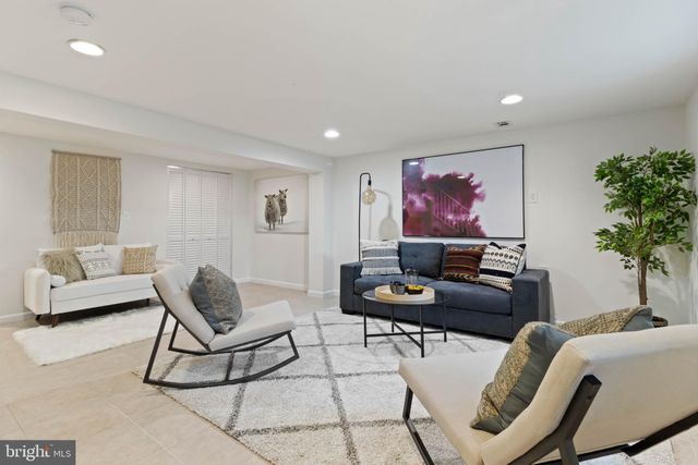 $740,000 | 253 Tennessee Avenue, Alexandria, VA 22305