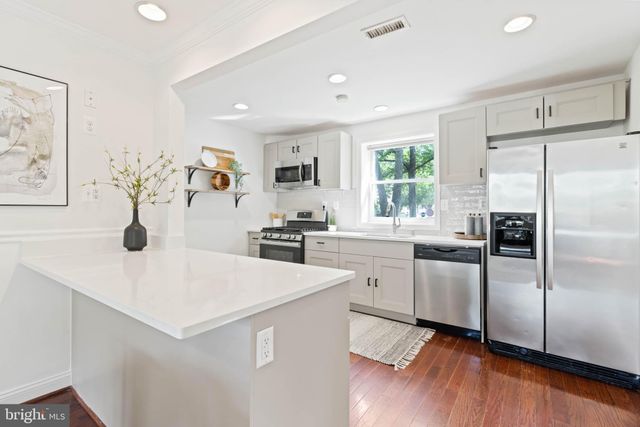 $740,000 | 253 Tennessee Avenue, Alexandria, VA 22305