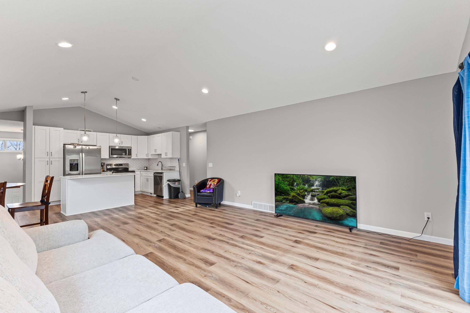 2002 Buffalo Run Road Buffalo, MN 55313 - Photo 9 of 31