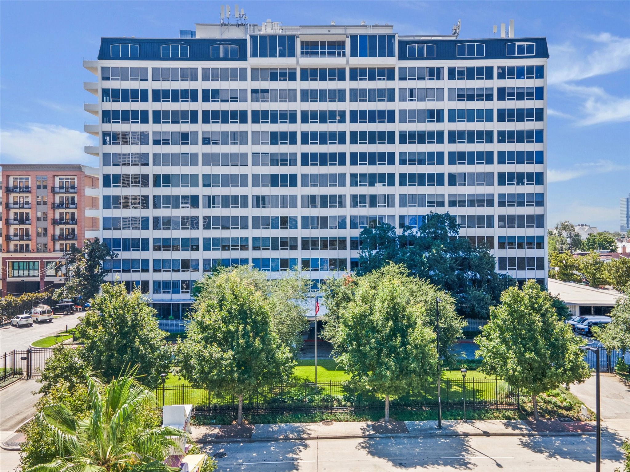 2701 Westheimer Road, Unit PHW Houston, TX 77098 - Photo 24 of 40 Regency House located in the heart of the Upper Kirby District.