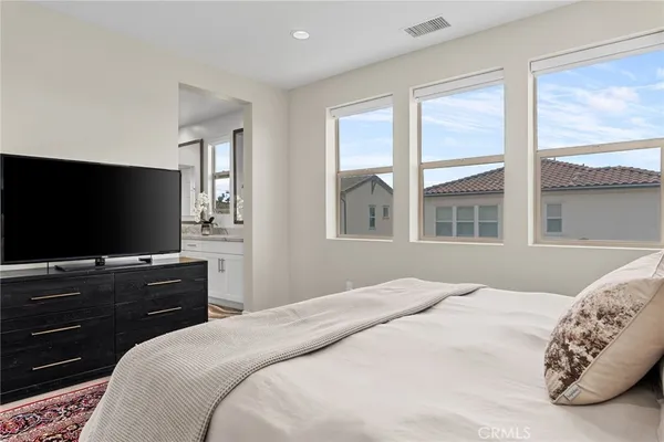 $1,368,000 | 16 Eclipse, Lake Forest, CA 92630