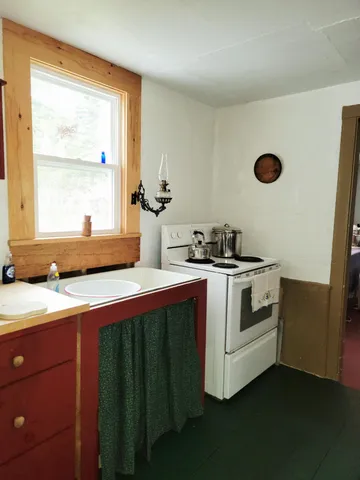 $274,900 | 563 East Side Road, Hancock, ME 04640
