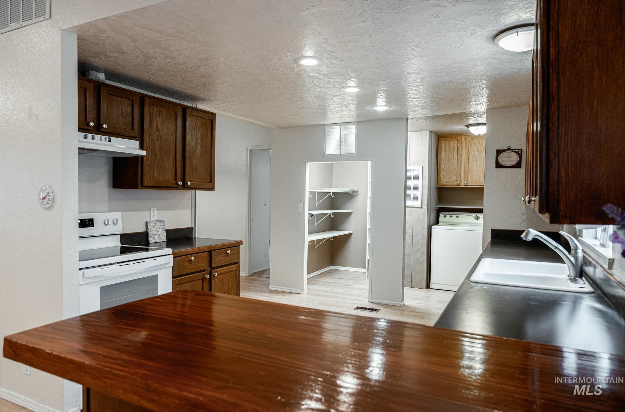 759 Northwest 8th Street, Unit 19 Ontario, OR 97914 - Photo 11 of 38