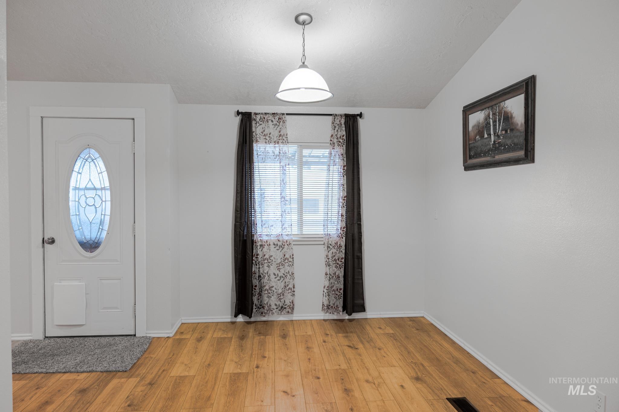 759 Northwest 8th Street, Unit 19 Ontario, OR 97914 - Photo 19 of 38