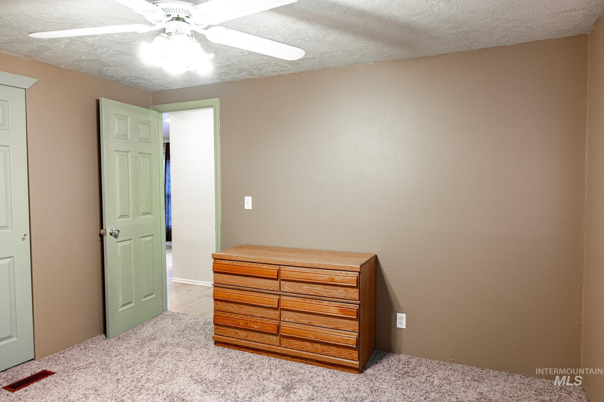 759 Northwest 8th Street, Unit 19 Ontario, OR 97914 - Photo 27 of 38